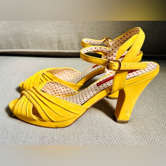 B.A.I.T. Vintage Inspired Heels YELLOW
Size 7.5 - Picture 2 of 7